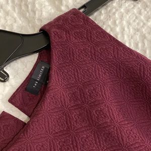 Lovely soft jacquard dress in maroon. “Embossed” pattern and cut is flattering.